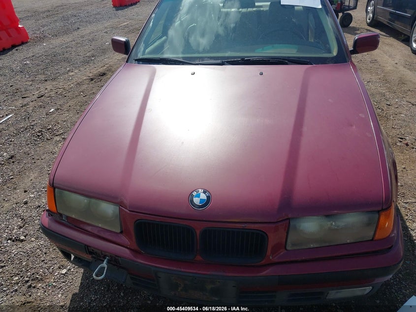 1994 BMW 3er VIN WBACB4321RFL15473 IAAI salvage auction — NORMAL WEAR, Clear (Illinois), sold $475 on 2026-07-22 (photo 6)