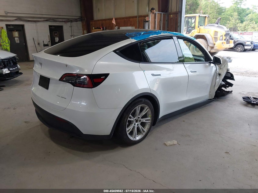 2022 Tesla Model y VIN 7SAYGDEEXNA012823 IAAI salvage auction — RIGHT FRONT, Salvage Title, sold $525 on 2026-07-23 (photo 4)