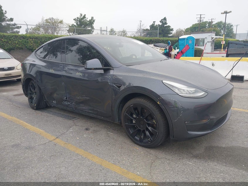 2020 Tesla Model y VIN 5YJYGDEEXLF045396 IAAI salvage auction — LEFT & RIGHT, Salvage (California), sold $7,550 on 2026-07-14 (photo 1)