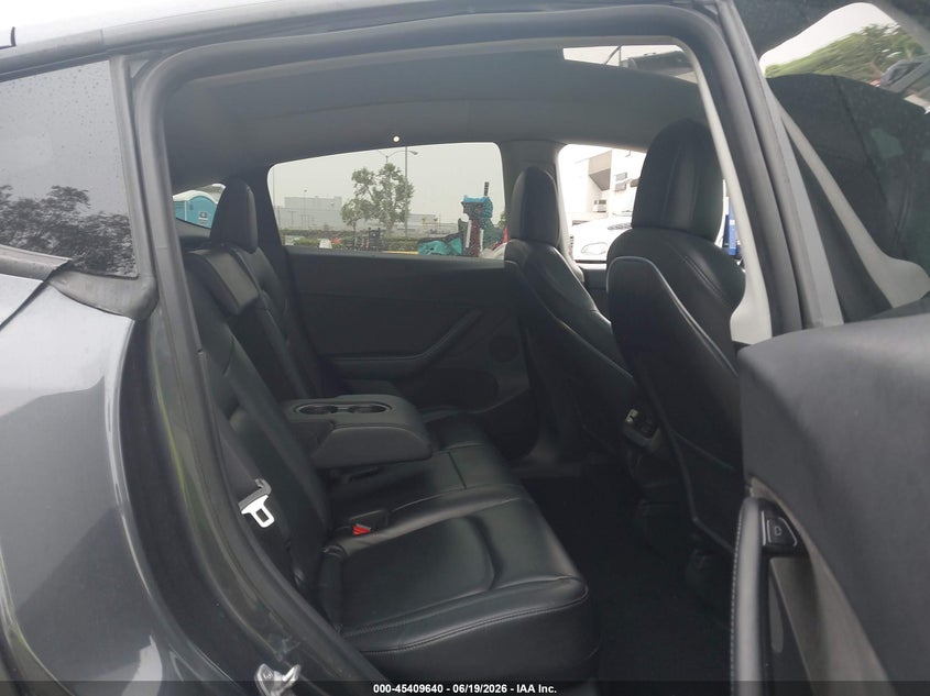 2020 Tesla Model y VIN 5YJYGDEEXLF045396 IAAI salvage auction — LEFT & RIGHT, Salvage (California), sold $7,550 on 2026-07-14 (photo 8)