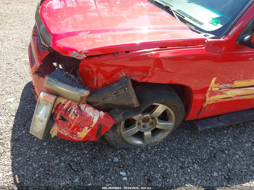 2004 Chevrolet Silverado 1500 VIN 2GCEK19N641189817 IAAI salvage auction — LEFT FRONT, Salvage (Virginia), sold $2,050 on 2026-07-10 (photo 6)