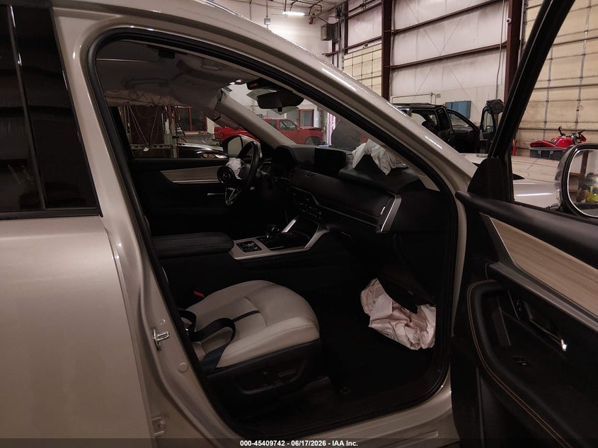 2025 Mazda Cx-90 VIN JM3KKBHD6S1212993 IAAI salvage auction — FRONT END, Salvage Title, sold $8,050 on 2026-08-21 (photo 5)