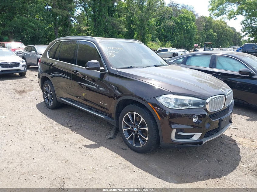 2016 BMW X5 VIN 5UXKR0C51G0P21457 IAAI salvage auction — UNDERCARRIAGE, Salvage Title, sold $5,575 on 2026-08-29 (photo 1)