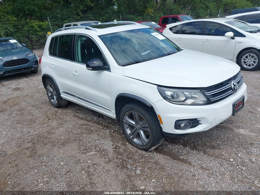 2017 Volkswagen Tiguan VIN WVGUV7AX0HW505774 IAAI salvage auction — LEFT FRONT, Salvage Title, sold $2,350 on 2026-07-22 (photo 1)