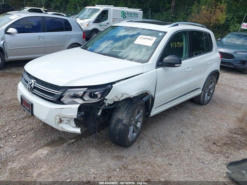 2017 Volkswagen Tiguan VIN WVGUV7AX0HW505774 IAAI salvage auction — LEFT FRONT, Salvage Title, sold $2,350 on 2026-07-22 (photo 2)