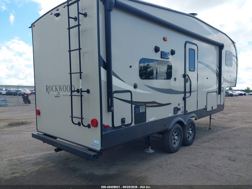 2021 Rockwood Rockwood VIN 4X4FRLE29M1897082 IAAI salvage auction — SIDE, Clear (North Dakota), sold $3,550 on 2026-07-28 (photo 4)