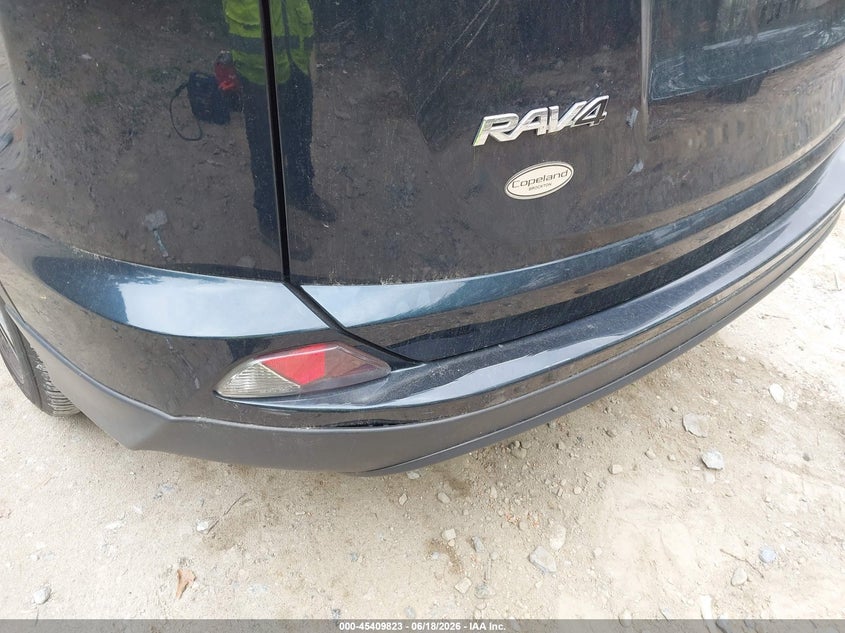 2018 Toyota Rav 4 VIN JTMBFREV3JJ236007 IAAI salvage auction — MECHANICAL, Salvage (Massachusetts), sold $4,100 on 2026-07-16 (photo 6)