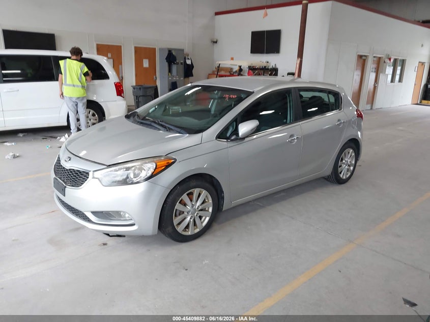 2014 Kia Forte VIN KNAFX5A83E5175700 IAAI salvage auction — NORMAL WEAR, Clear (Michigan), sold $425 on 2026-07-13 (photo 2)