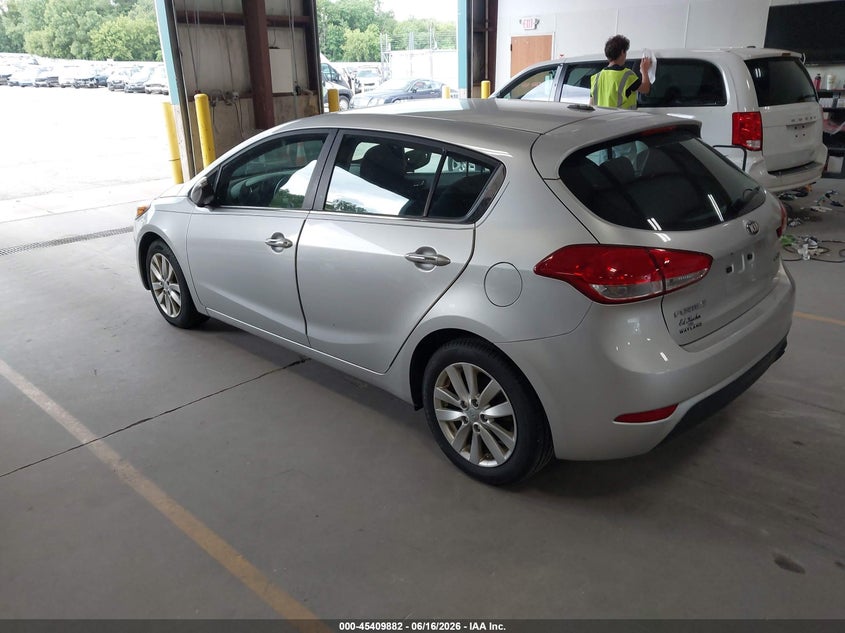 2014 Kia Forte VIN KNAFX5A83E5175700 IAAI salvage auction — NORMAL WEAR, Clear (Michigan), sold $425 on 2026-07-13 (photo 3)