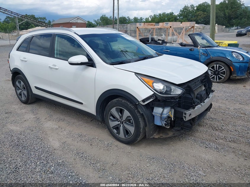 2019 Kia Niro VIN KNDCC3LC0K5342324 IAAI salvage auction — FRONT & REAR, Salvage (Idaho), sold $3,900 on 2026-07-10 (photo 1)