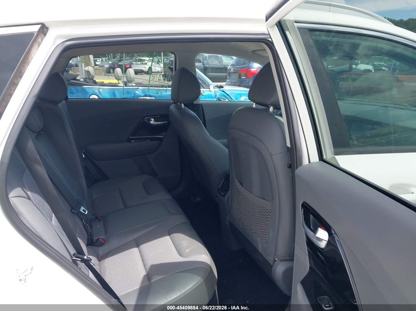 2019 Kia Niro VIN KNDCC3LC0K5342324 IAAI salvage auction — FRONT & REAR, Salvage (Idaho), sold $3,900 on 2026-07-10 (photo 8)