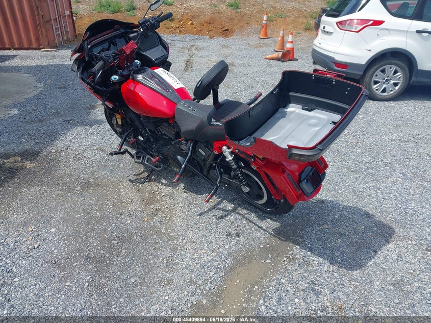 2025 Harley-davidson Road glide VIN 1HD1TL818SB956004 IAAI salvage auction — FRONT & REAR, Salvage Title, sold $28,900 on 2026-08-04 (photo 3)