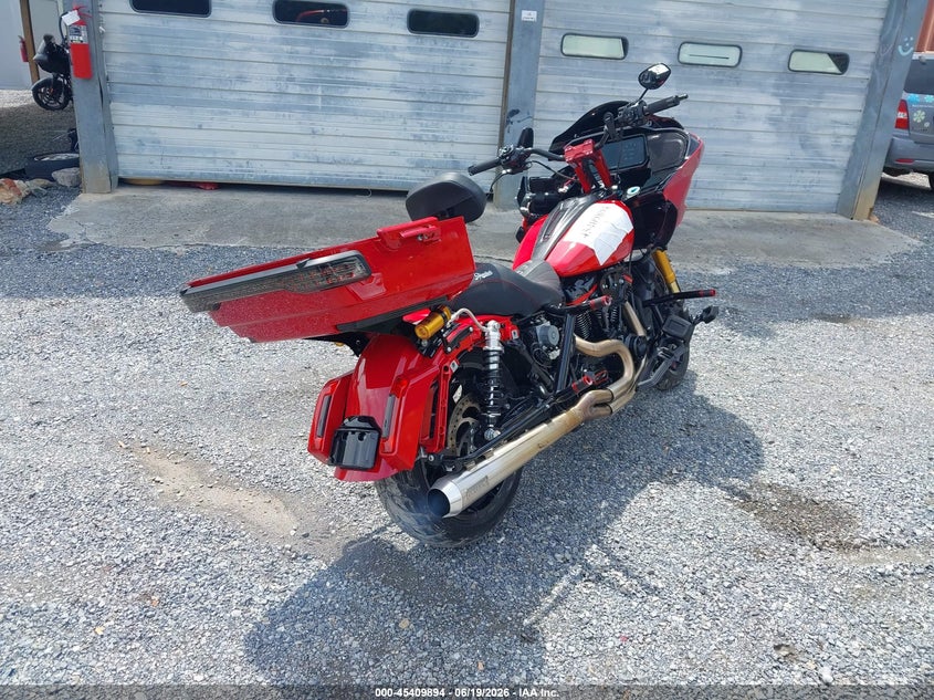 2025 Harley-davidson Road glide VIN 1HD1TL818SB956004 IAAI salvage auction — FRONT & REAR, Salvage Title, sold $28,900 on 2026-08-04 (photo 4)