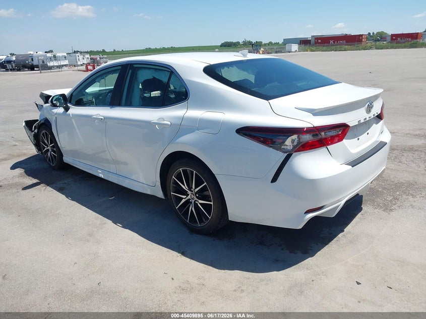 2024 Toyota Camry VIN 4T1G11AK7RU258504 IAAI salvage auction — LEFT FRONT, Salvage Title, sold $7,000 on 2026-08-06 (photo 3)