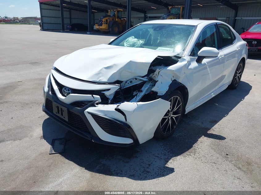 2024 Toyota Camry VIN 4T1G11AK7RU258504 IAAI salvage auction — LEFT FRONT, Salvage Title, sold $7,000 on 2026-08-06 (photo 6)