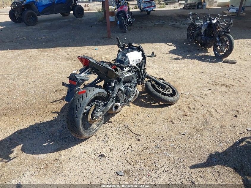 2023 Yamaha Mt VIN JYARM32Y3PA001403 IAAI salvage auction — ALL OVER, Salvage (Arizona), sold $1,150 on 2026-07-28 (photo 4)