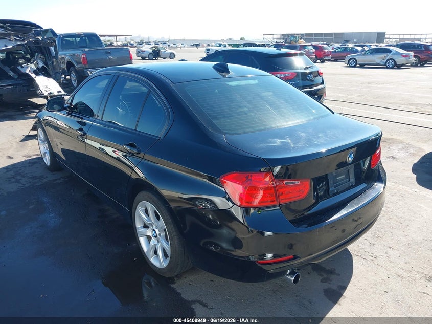 2015 BMW 3er VIN WBA3B1G56FNT06479 IAAI salvage auction — RIGHT FRONT, Salvage (Arizona), sold $2,675 on 2026-07-07 (photo 3)