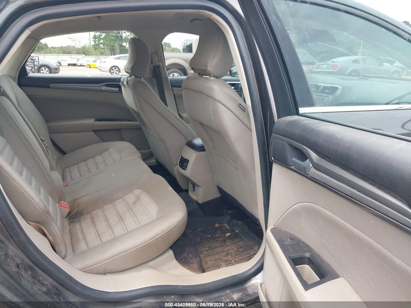 2019 Ford Fusion VIN 3FA6P0LU0KR171134 IAAI salvage auction — FRONT & REAR, Salvage (Texas), sold $725 on 2026-07-09 (photo 8)