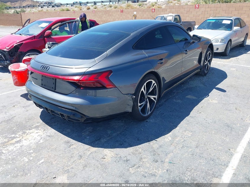 2022 Audi E-tron gt VIN WAUCJBFW5N7008463 IAAI salvage auction — LEFT FRONT, Salvage Title, sold $17,500 on 2026-08-06 (photo 4)
