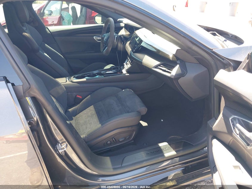 2022 Audi E-tron gt VIN WAUCJBFW5N7008463 IAAI salvage auction — LEFT FRONT, Salvage Title, sold $17,500 on 2026-08-06 (photo 5)