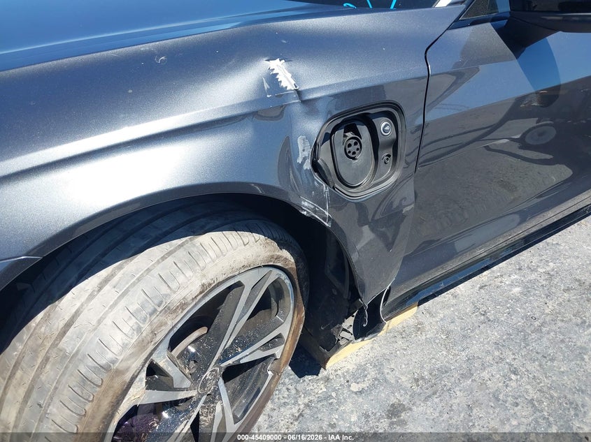 2022 Audi E-tron gt VIN WAUCJBFW5N7008463 IAAI salvage auction — LEFT FRONT, Salvage Title, sold $17,500 on 2026-08-06 (photo 6)