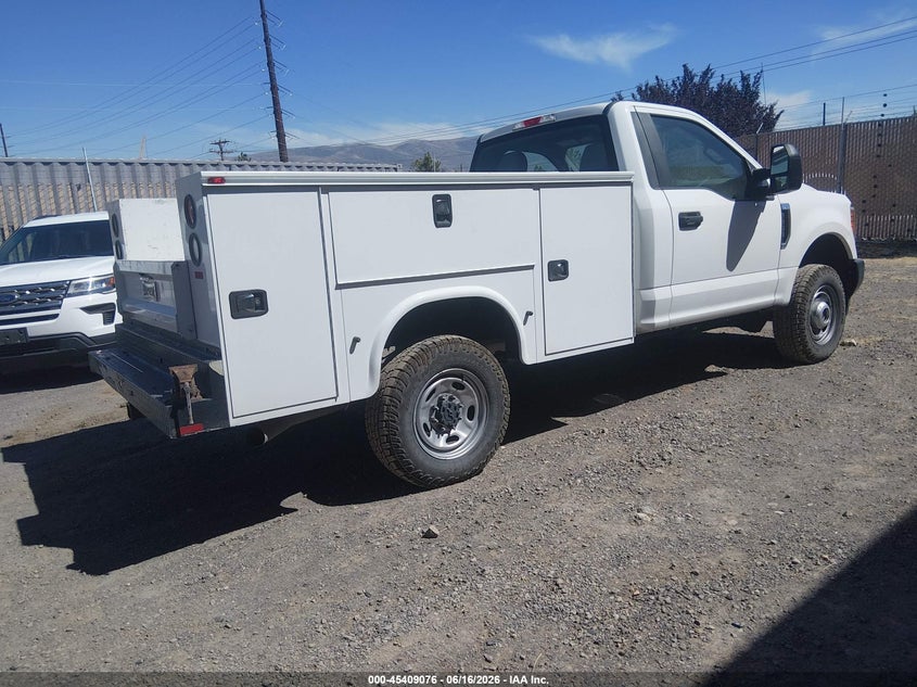 2017 Ford F-250 VIN 1FDBF2B68HEE28977 IAAI salvage auction — NORMAL WEAR, Sf97 (Nevada), sold $21,750 on 2026-07-30 (photo 4)