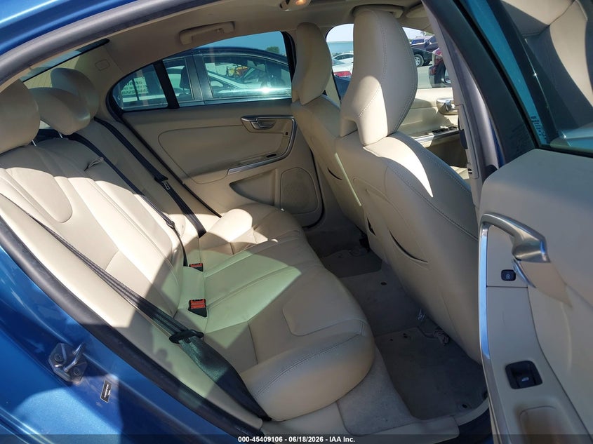 2015 Volvo S60 VIN YV140MFK8F1351916 IAAI salvage auction — NORMAL WEAR, Original (Texas), sold $875 on 2026-07-28 (photo 8)