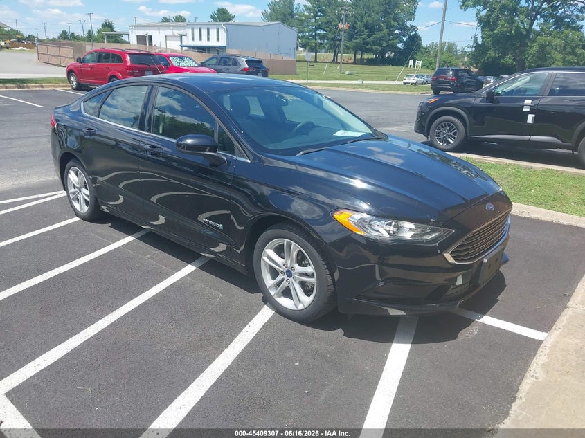 2018 Ford Fusion VIN 3FA6P0UU9JR261637 IAAI salvage auction — NORMAL WEAR, SF97 (Virginia), sold $12,400 on 2026-07-22 (photo 1)