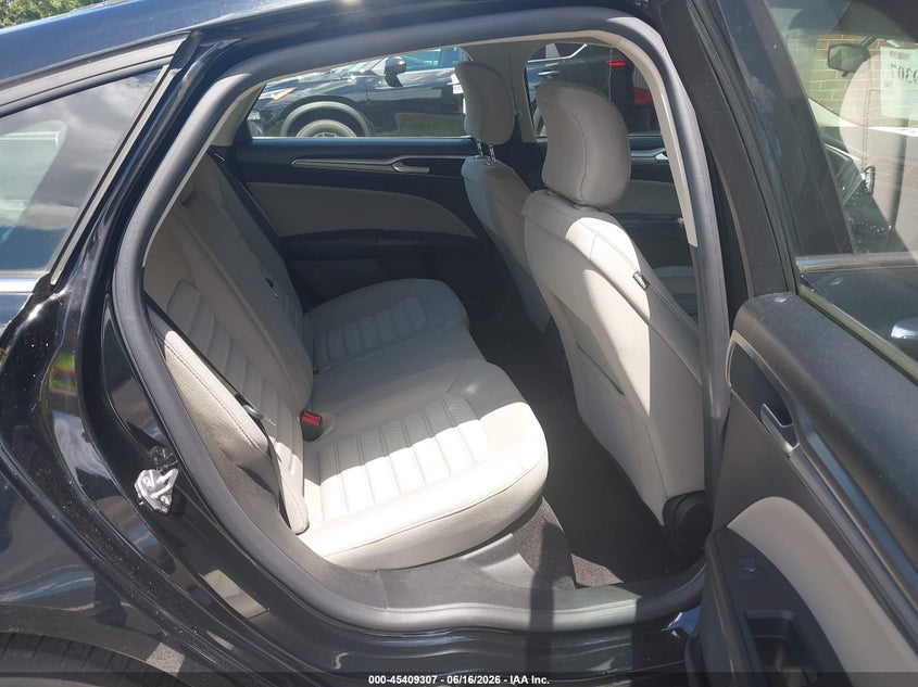 2018 Ford Fusion VIN 3FA6P0UU9JR261637 IAAI salvage auction — NORMAL WEAR, SF97 (Virginia), sold $12,400 on 2026-07-22 (photo 8)