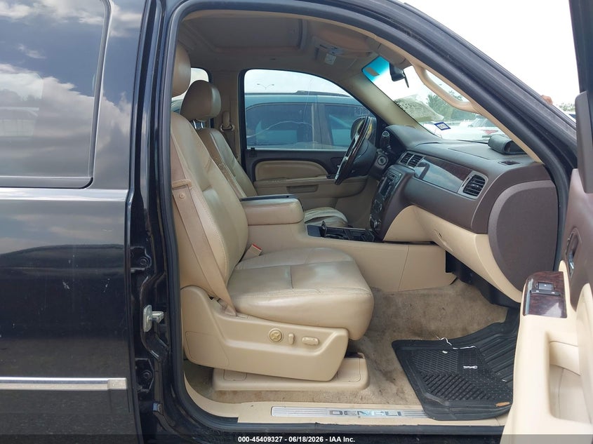2011 Gmc Yukon xl VIN 1GKS2MEF8BR135401 IAAI salvage auction — RIGHT REAR, Original (Texas), sold $1,050 on 2026-07-08 (photo 5)