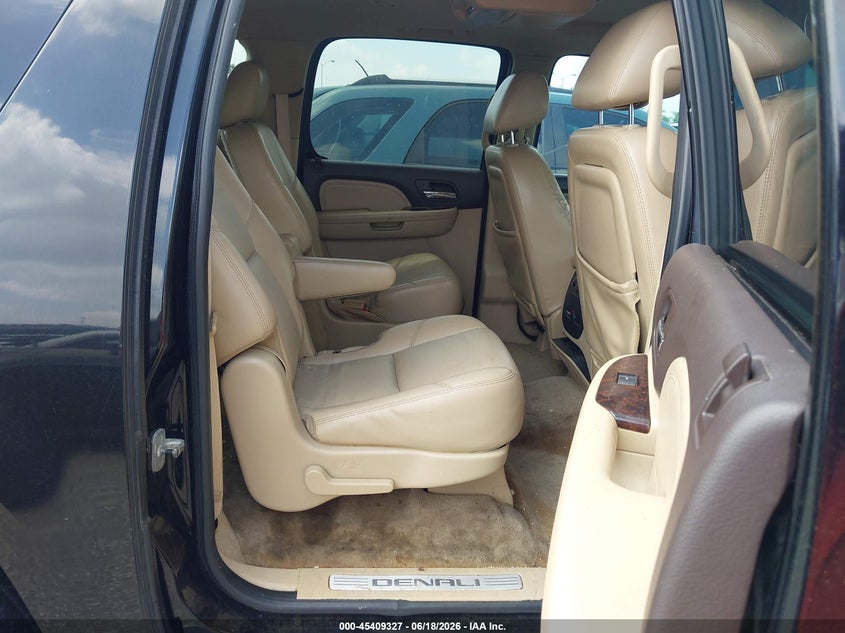 2011 Gmc Yukon xl VIN 1GKS2MEF8BR135401 IAAI salvage auction — RIGHT REAR, Original (Texas), sold $1,050 on 2026-07-08 (photo 8)