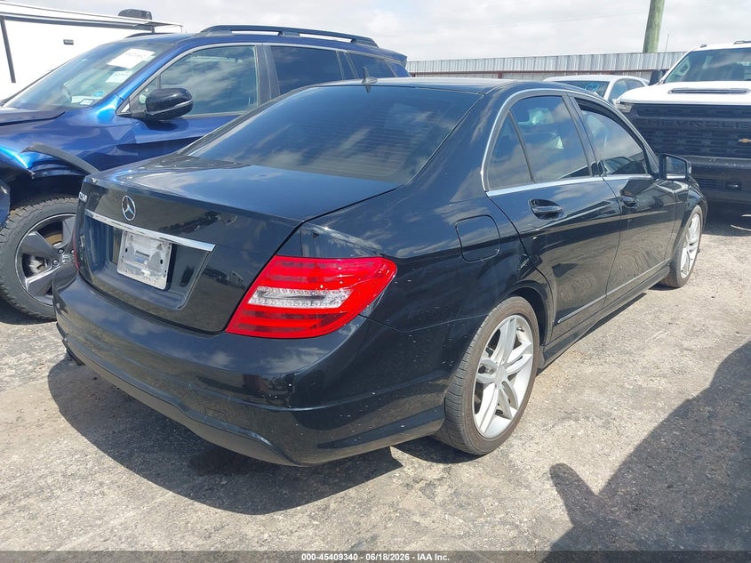 2013 Mercedes-benz C class VIN WDDGF4HB4DA801515 IAAI salvage auction — NORMAL WEAR, Original (Texas), sold $900 on 2026-07-14 (photo 4)