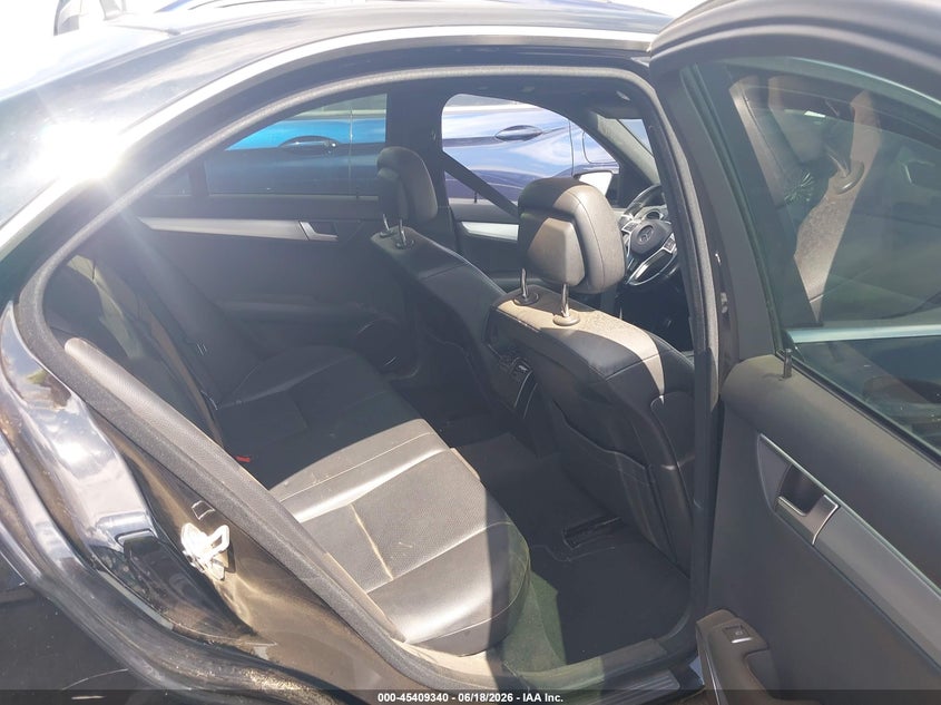 2013 Mercedes-benz C class VIN WDDGF4HB4DA801515 IAAI salvage auction — NORMAL WEAR, Original (Texas), sold $900 on 2026-07-14 (photo 8)