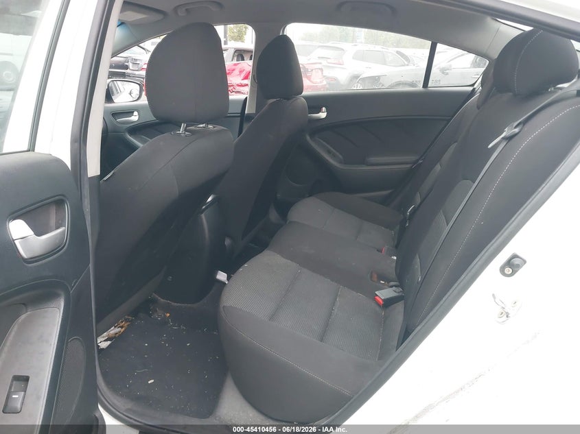 2017 Kia Forte VIN 3KPFK4A75HE012378 IAAI salvage auction — REAR END, Salvage Title, sold $1,925 on 2026-07-10 (photo 8)