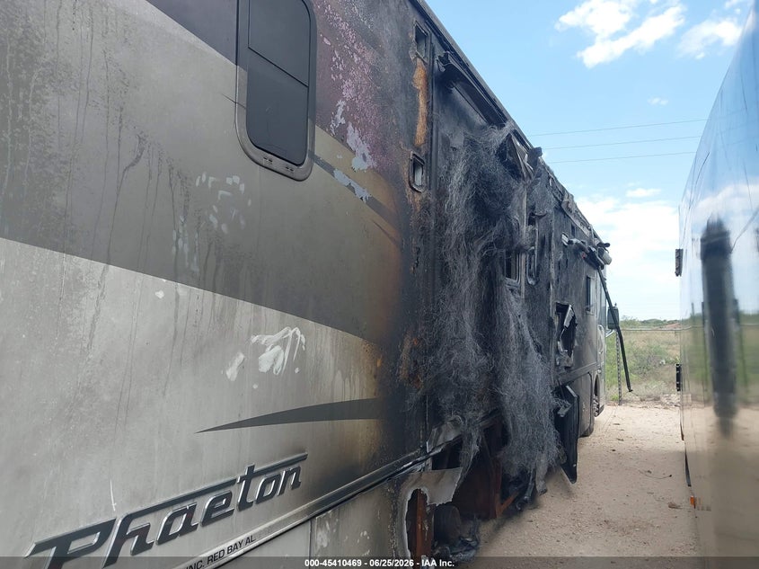 2017 Freightliner Chassis VIN 4UZACGCY9HCJF8750 IAAI salvage auction — Unknown, Wait Title, sold $650 on 2026-08-13 (photo 6)