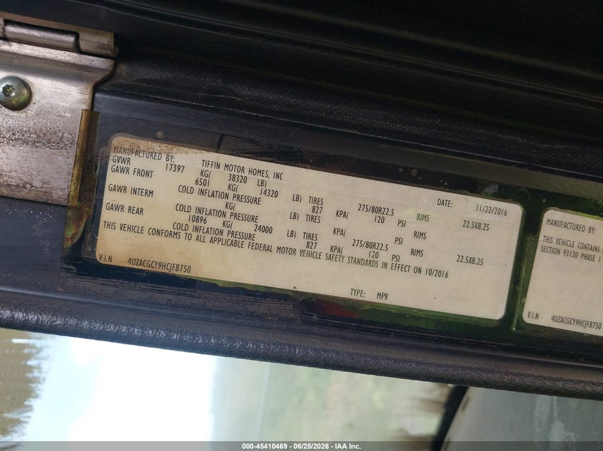 2017 Freightliner Chassis VIN 4UZACGCY9HCJF8750 IAAI salvage auction — Unknown, Wait Title, sold $650 on 2026-08-13 (photo 9)