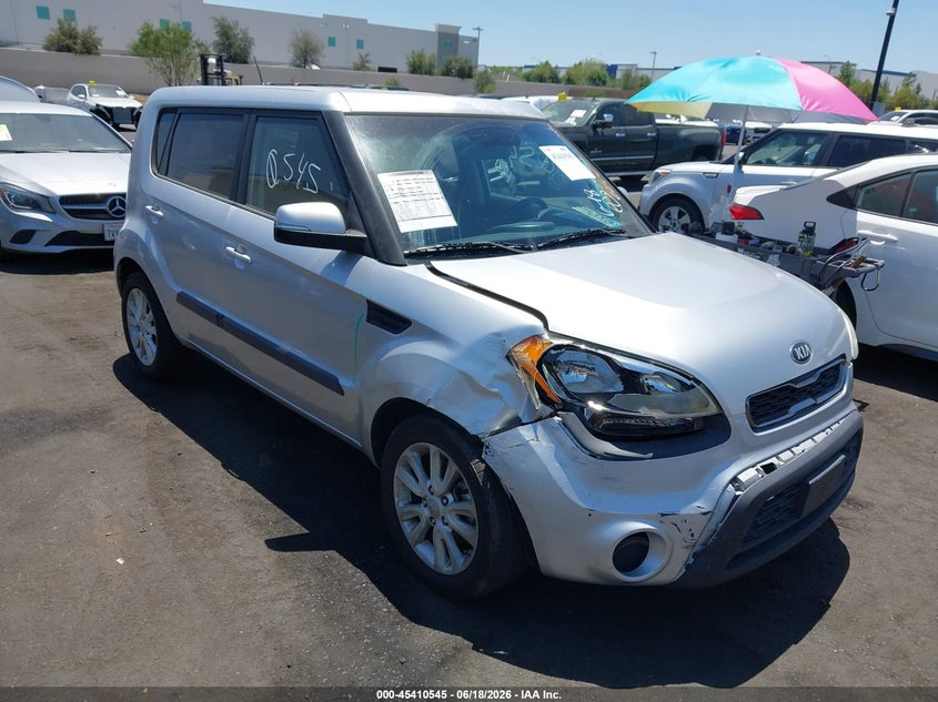 2013 Kia Soul VIN KNDJT2A66D7498809 IAAI salvage auction — RIGHT FRONT, Salvage Certificate (California), sold $825 on 2026-07-10 (photo 1)