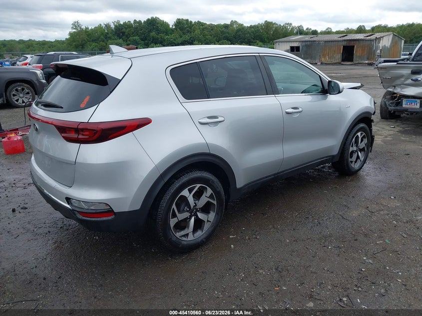 2021 Kia Sportage VIN KNDPMCACXM7848042 IAAI salvage auction — FRONT END, Salvage (Virginia), sold $3,700 on 2026-07-13 (photo 4)