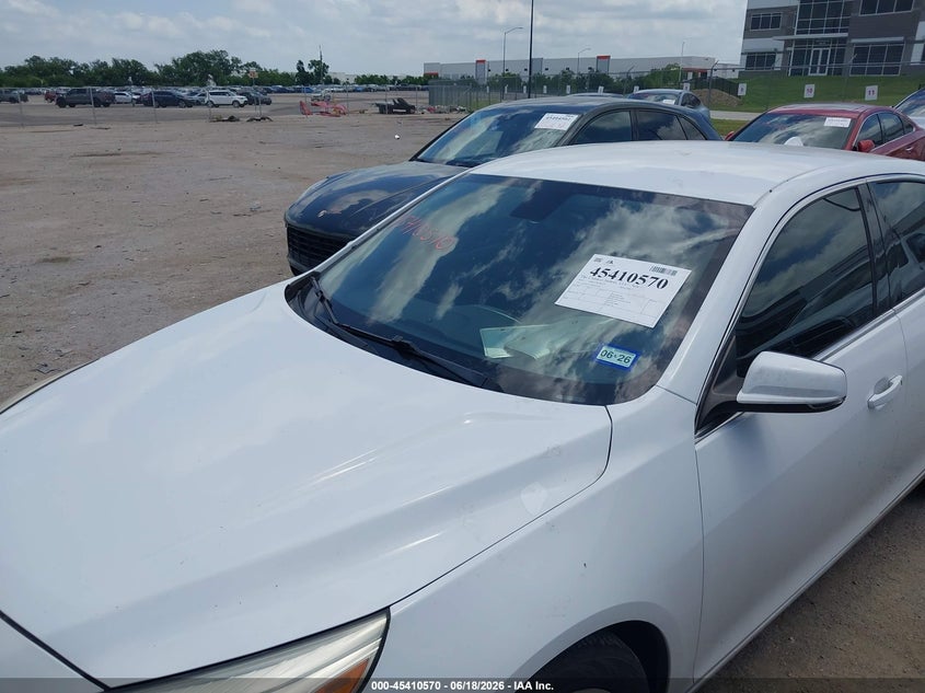 2013 Chevrolet Malibu VIN 1G11E5SA9DF227563 IAAI salvage auction — NORMAL WEAR, Salvage Title, sold $700 on 2026-07-23 (photo 6)