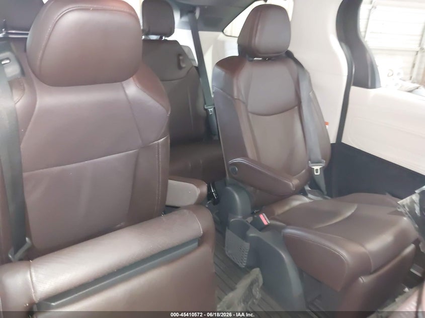 2023 Toyota Sienna VIN 5TDERKEC3PS178034 IAAI salvage auction — FRONT END, Salvage Title, sold $13,250 on 2026-08-20 (photo 8)
