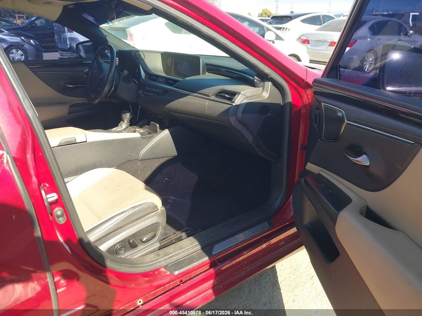 2019 Lexus VIN 58ABZ1B1XKU045473 IAAI salvage auction — SIDE, Salvage Title, sold $11,250 on 2026-07-29 (photo 5)