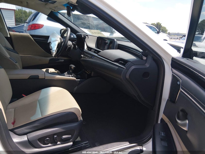 2020 Lexus ES VIN 58ADZ1B14LU053045 IAAI salvage auction — RIGHT FRONT, Salvage Title, sold $11,100 on 2026-07-22 (photo 5)
