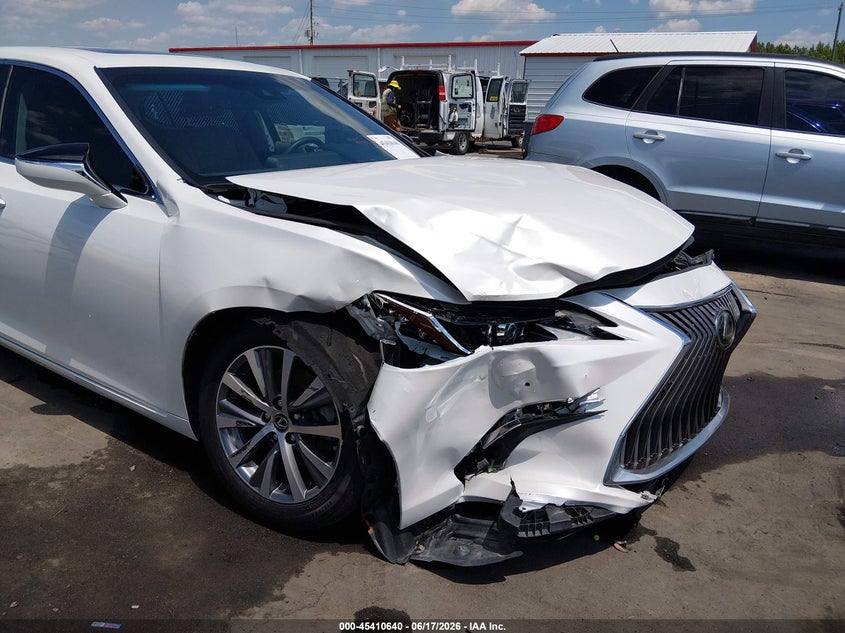 2020 Lexus ES VIN 58ADZ1B14LU053045 IAAI salvage auction — RIGHT FRONT, Salvage (North Carolina), sold $11,100 on 2026-07-29 (photo 6)
