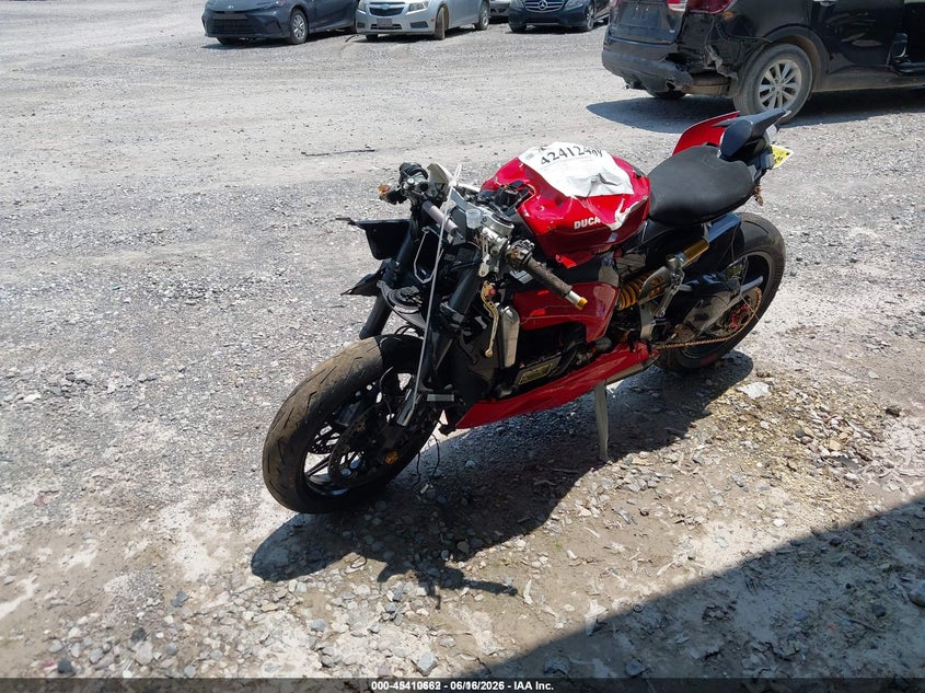 2021 Ducati Panigale VIN ZDMHAATW7MB002350 IAAI salvage auction — LEFT & RIGHT, Wait Title, sold $1,650 on 2026-08-26 (photo 2)