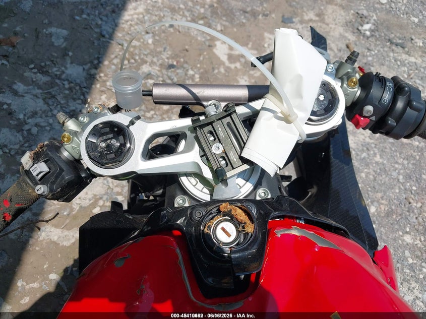 2021 Ducati Panigale VIN ZDMHAATW7MB002350 IAAI salvage auction — LEFT & RIGHT, Wait Title, sold $1,650 on 2026-08-26 (photo 7)