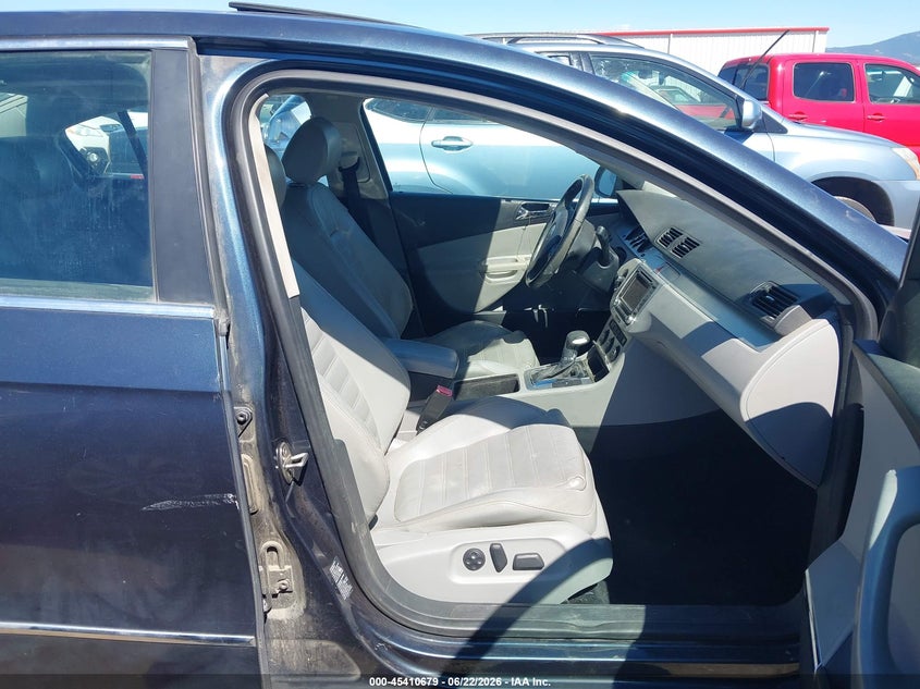 2006 Volkswagen Passat VIN WVWCU73C86P084648 IAAI salvage auction — NORMAL WEAR, Clear (Washington), sold $275 on 2026-07-21 (photo 5)