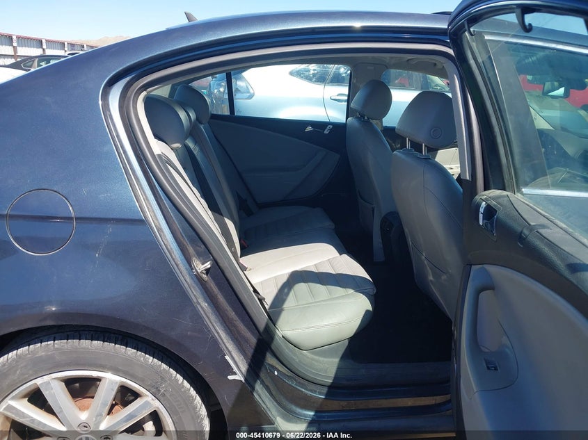 2006 Volkswagen Passat VIN WVWCU73C86P084648 IAAI salvage auction — NORMAL WEAR, Clear (Washington), sold $275 on 2026-07-21 (photo 8)