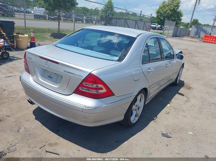 2004 Mercedes-benz C class VIN WDBRF40J34F487914 IAAI salvage auction — FRONT END, Clear (Virginia), sold $300 on 2026-07-14 (photo 4)