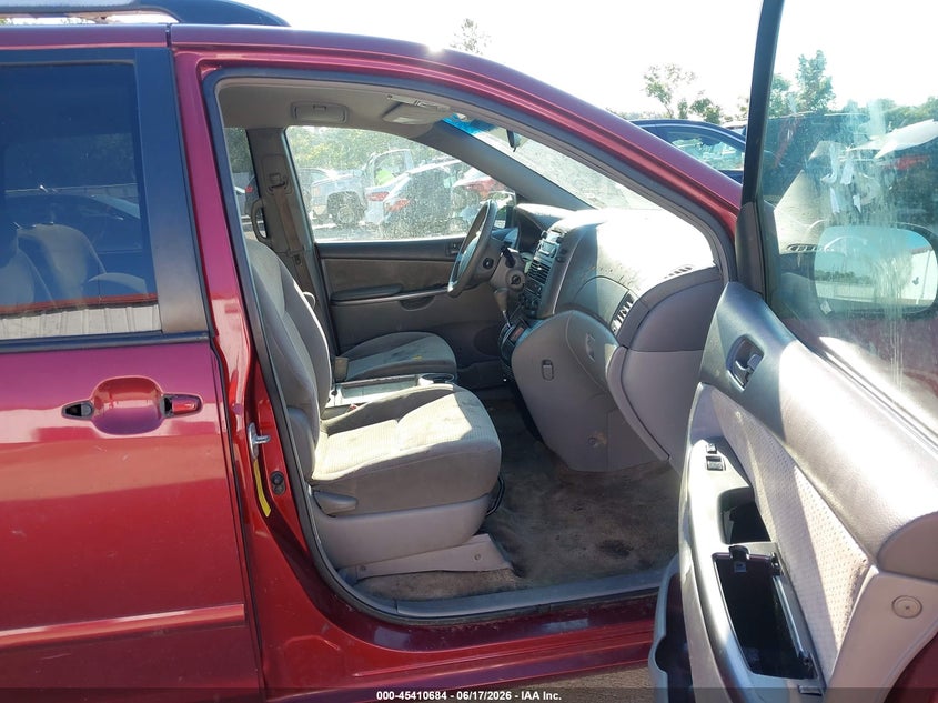 2009 Toyota Sienna VIN 5TDZK23C99S277551 IAAI salvage auction — NORMAL WEAR, Clear (Missouri), sold $825 on 2026-07-14 (photo 5)