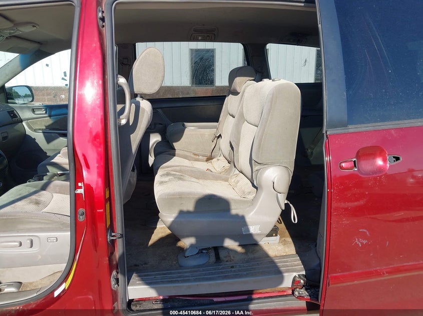 2009 Toyota Sienna VIN 5TDZK23C99S277551 IAAI salvage auction — NORMAL WEAR, Clear (Missouri), sold $825 on 2026-07-14 (photo 8)